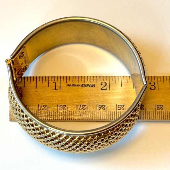 Mesh Bangle, Sarah Coventry Hinged Bracelet - Picture 8 of 9
